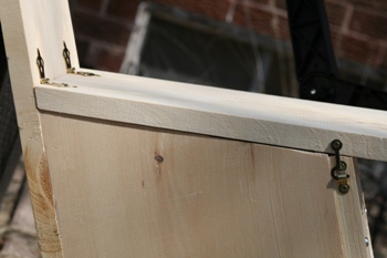 Bird house latch